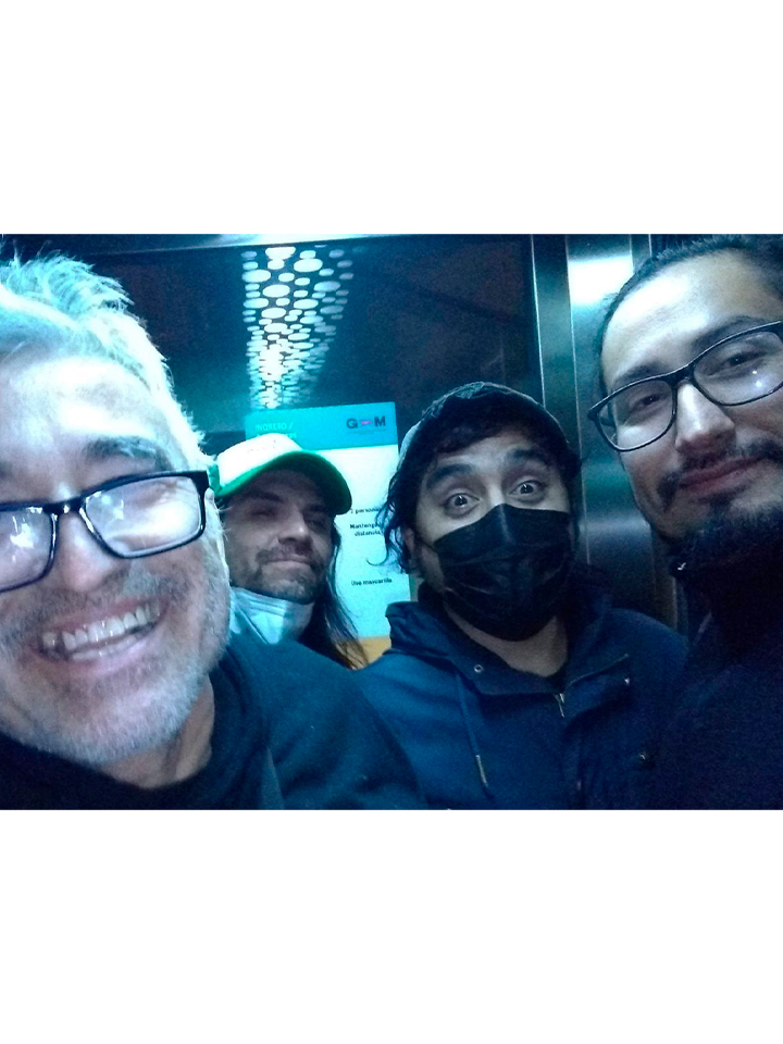 Registro junto a Jorge González